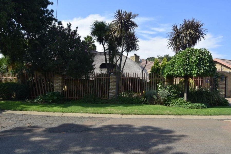 4 Bedroom Property for Sale in Vaalpark Free State